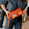 Bolsa Tabby Wristlet Signature Coach Marrom – Maesta