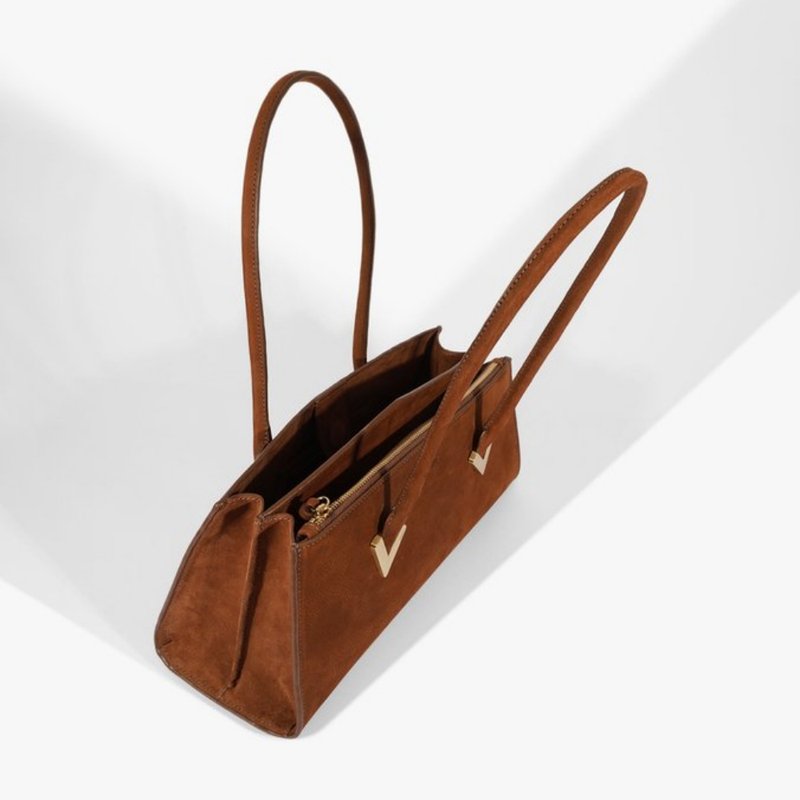 Bolsa Schutz Tote Média Adele Couro Caramelo – Sofisticação e Estilo