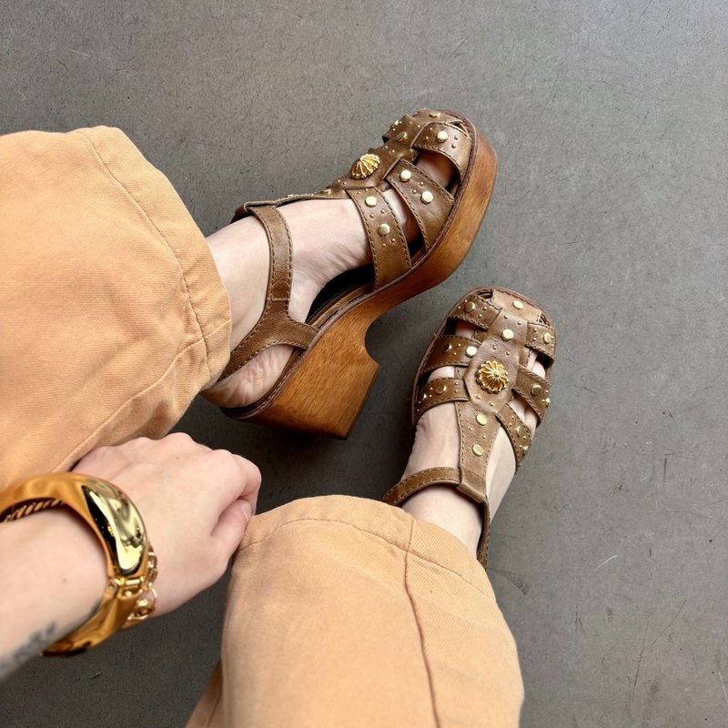 ◆Daphne◆ Sandália Vicenza Daphne Caramelo – Elegância Atemporal com
