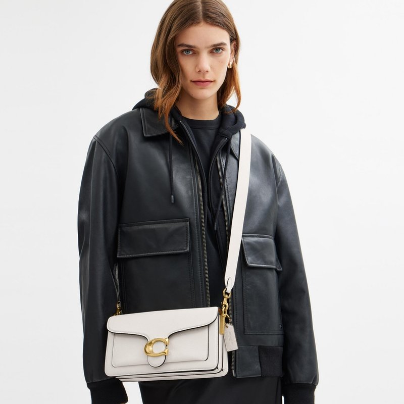 Bolsa Coach Tabby Shoulder 26 Off-White – Sofisticação Neutra com